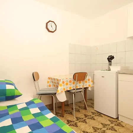 2359a Apartment *
